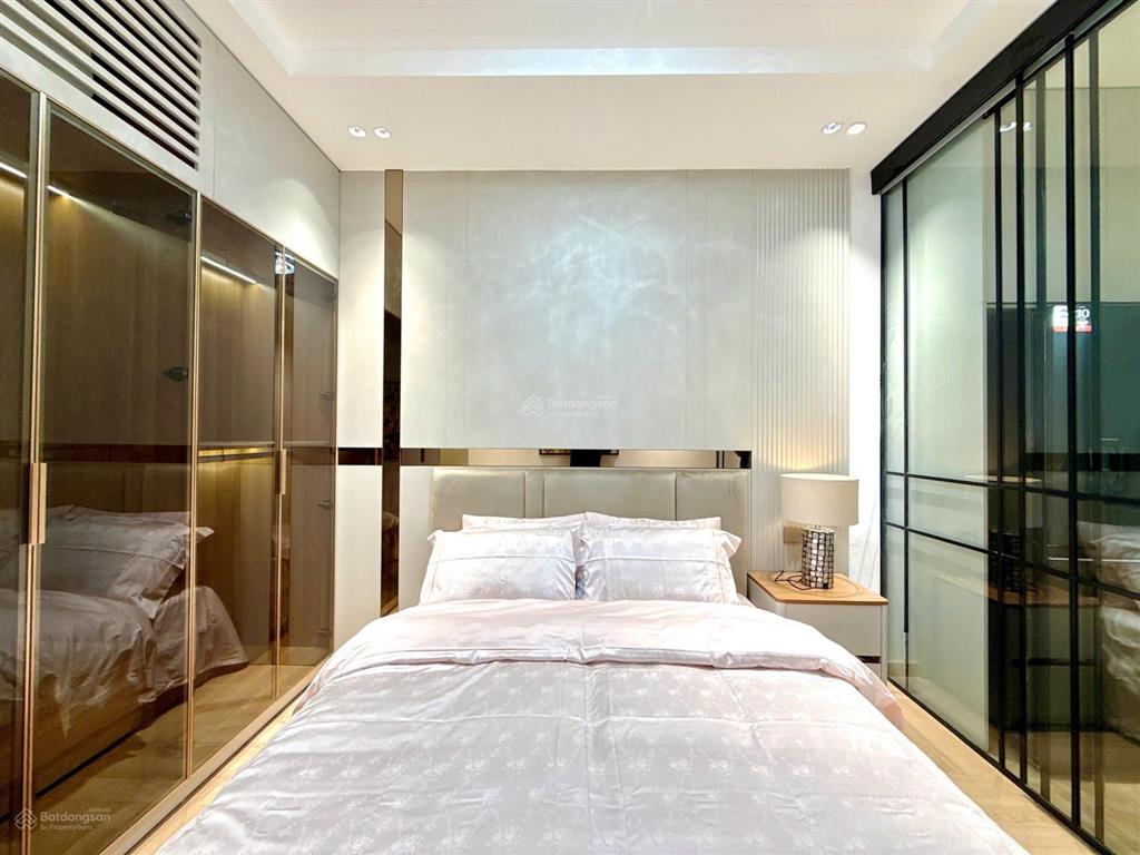 Bán căn hộ 2 ngủ 95 m2 có slot xe tại times city