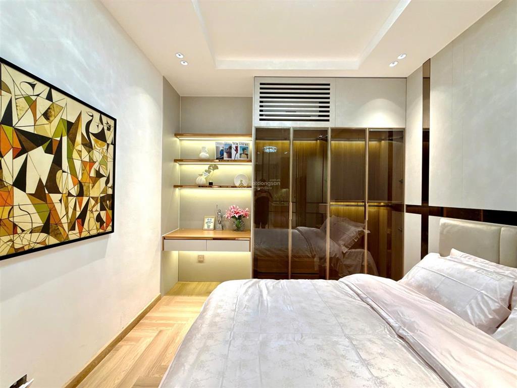 Bán căn hộ 2 ngủ 95 m2 có slot xe tại times city