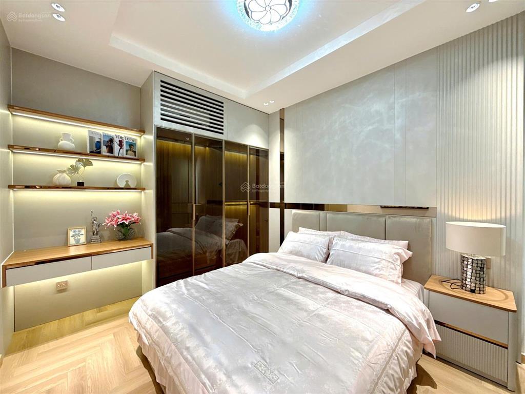 Bán căn hộ 2 ngủ 95 m2 có slot xe tại times city