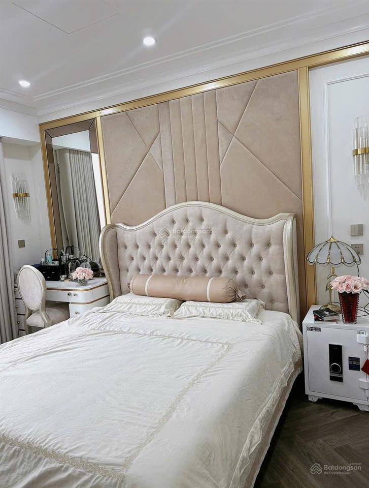 Bán căn hộ 2 ngủ tại times city, tầng trung, có slot xe giá chỉ 7,5 tỷ