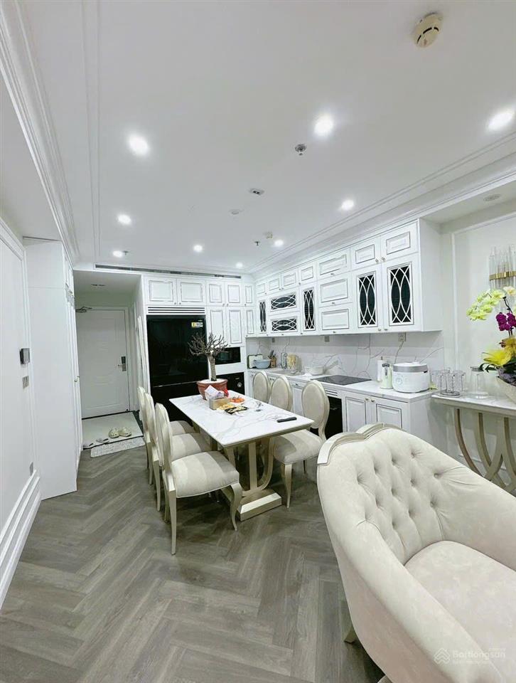 Bán căn hộ 2 ngủ tại times city, tầng trung, có slot xe giá chỉ 7,5 tỷ