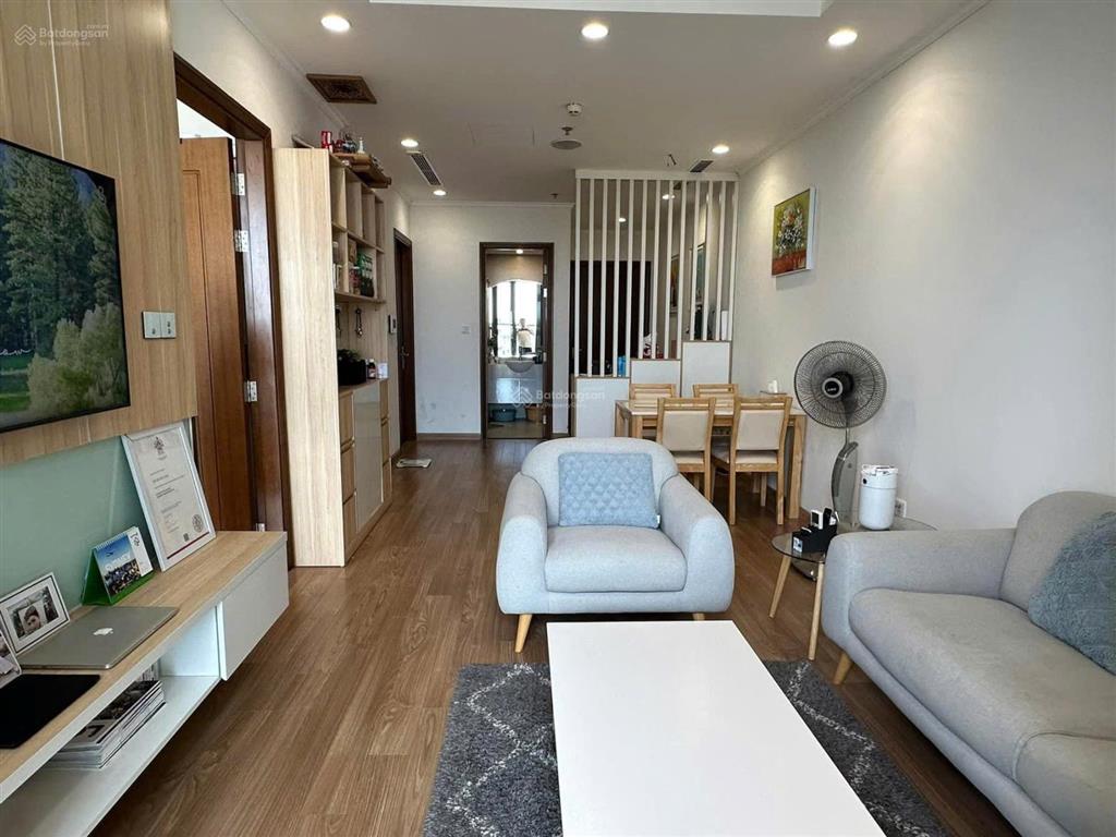 Bán căn hộ 2 phòng ngủ rộng tại tòa p11 times city park hill premium ban công nam