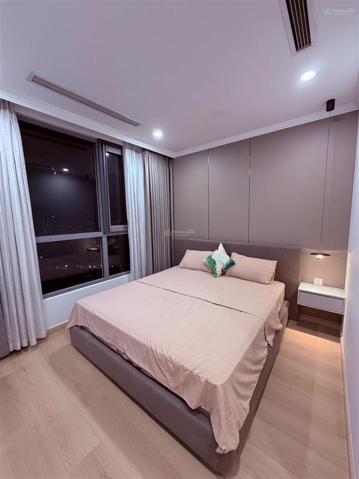 Cần bán gấp căn hộ 3 ngủ 2 wc nội thất đẹp ban công nam tại park 6 times city