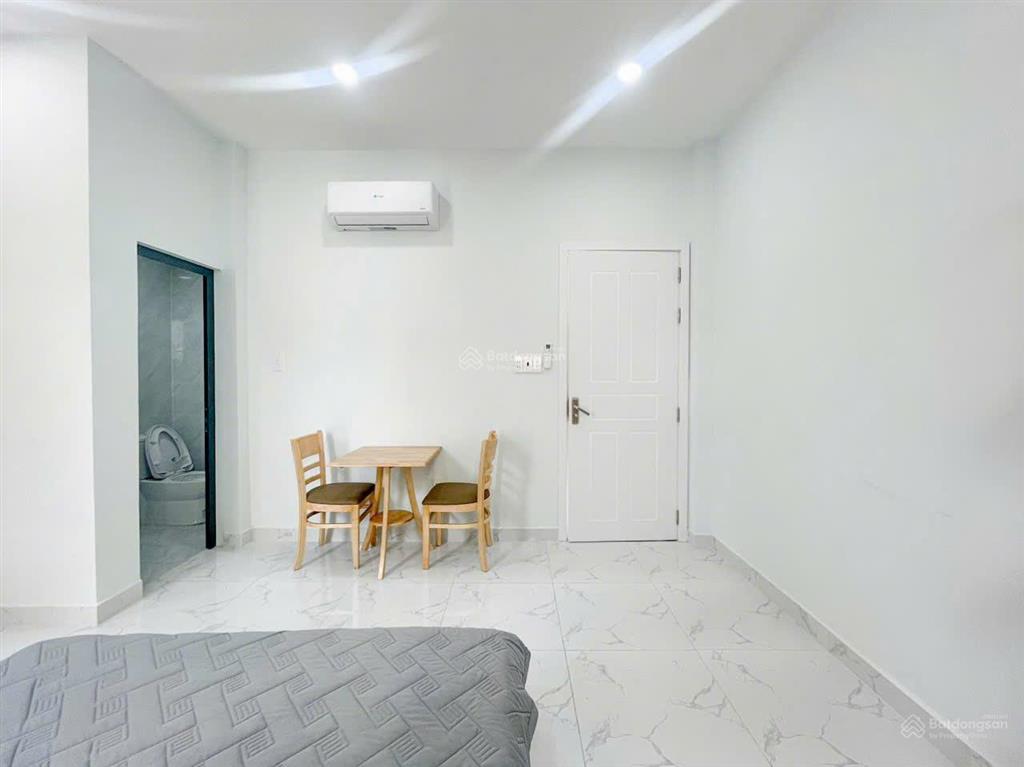Cho thuê phòng trọ full nội thất cơ bản hxh đường điện biên phủ, q3
