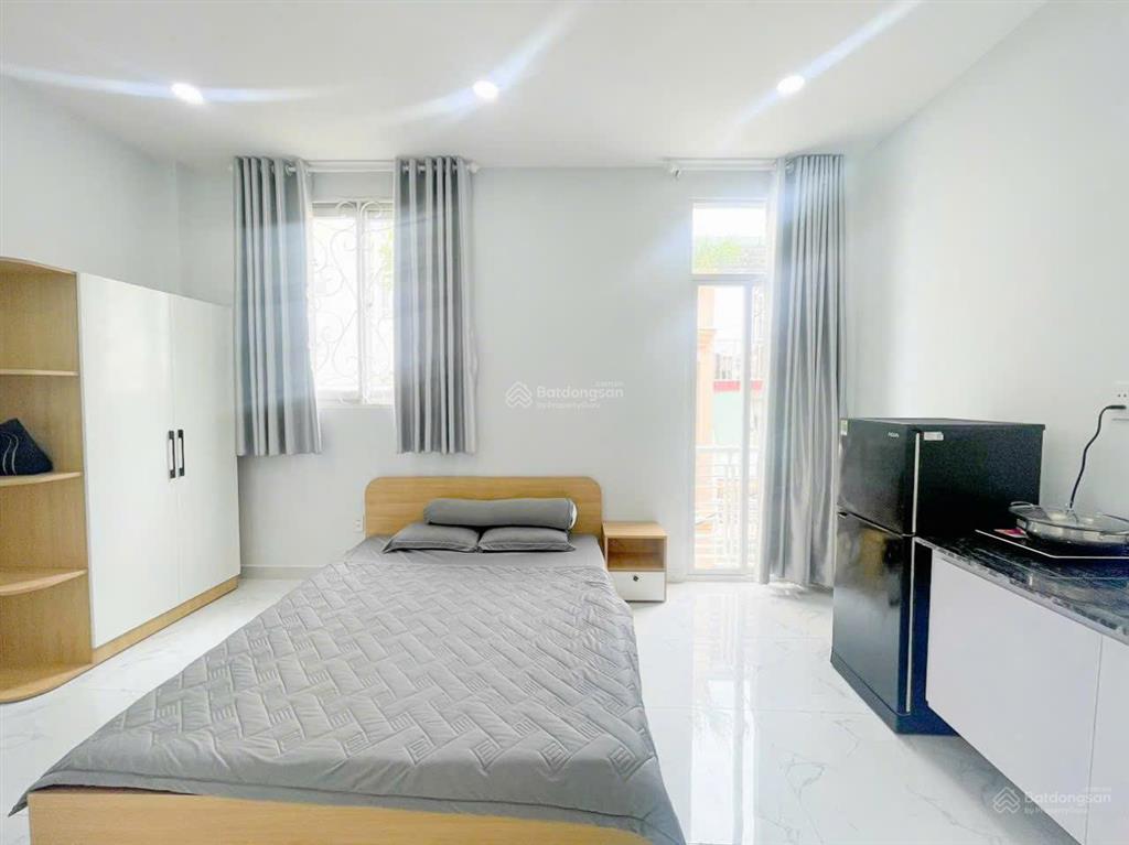 Cho thuê phòng trọ full nội thất cơ bản hxh đường điện biên phủ, q3