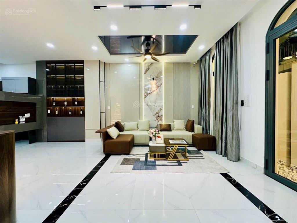 Mặt tiền nguyễn văn trỗi  phú nhuận  diện tích  15 x 20m . công nhận  250m hầm 6 tầng giá 80tỷ