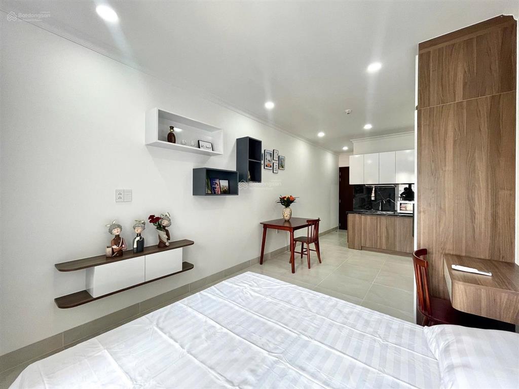 Bán toà chdv ngay trường hutech bình thạnh 6 x 25 6tầng 2 mặt tiền đang cho thuê 200tr/th giá 39tỷ