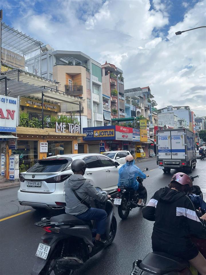 Bán nhà mặt tiền thành thái quận 10 6 tầng giá 13 tỷ 700 còn thương lượng
