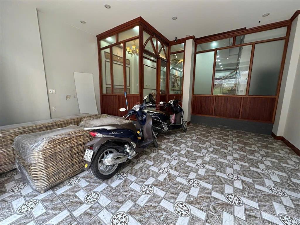 Bán nhà đẹp tại đường vườn chuối q3 6 x 14 cn 80m 3 tầng cho thuê 40tr/tháng giá 22 tỷ