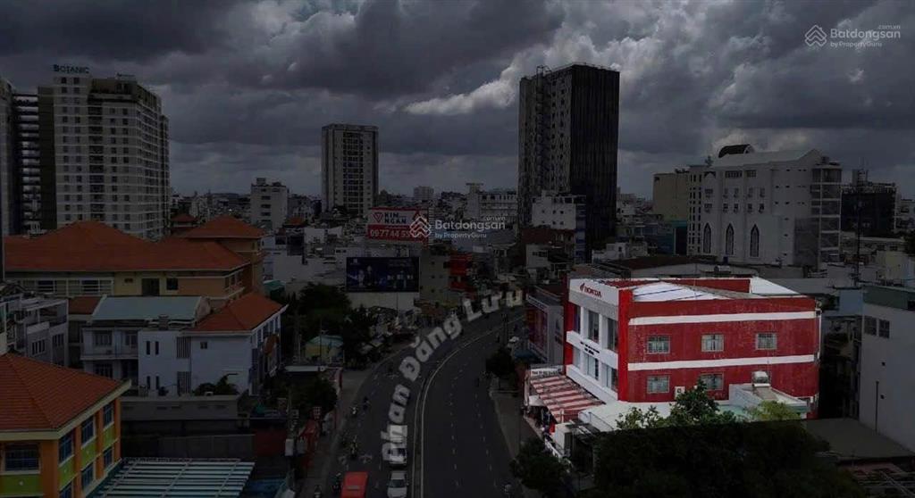 Bán toà nhà mt phan đăng lưu phú nhuận dt 18 x 30m cn 511m2 cho thuê 400tr/th giá 296 tỷ