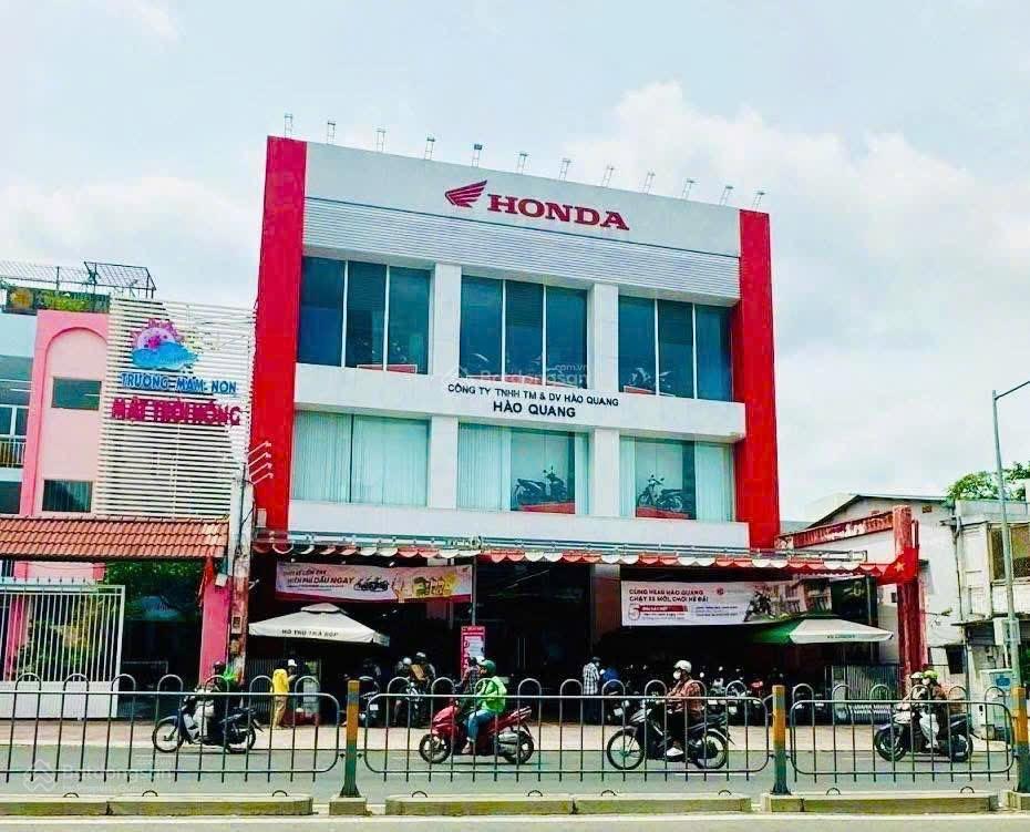 Bán toà nhà mt phan đăng lưu phú nhuận dt 18 x 30m cn 511m2 cho thuê 400tr/th giá 296 tỷ