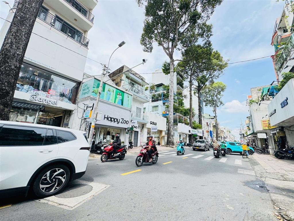 Mặt tiền khu kinh đô thời trang trần quang diệu q3 dt 7 x 10 góc 2 mặt tiền giá 27 tỷ