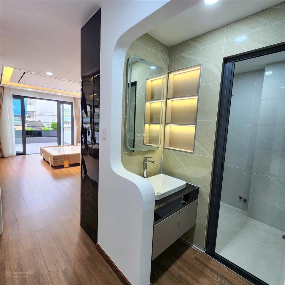 Siêu phẩm nhà mới 5 tầng thang máy mt đường 9m cxnh