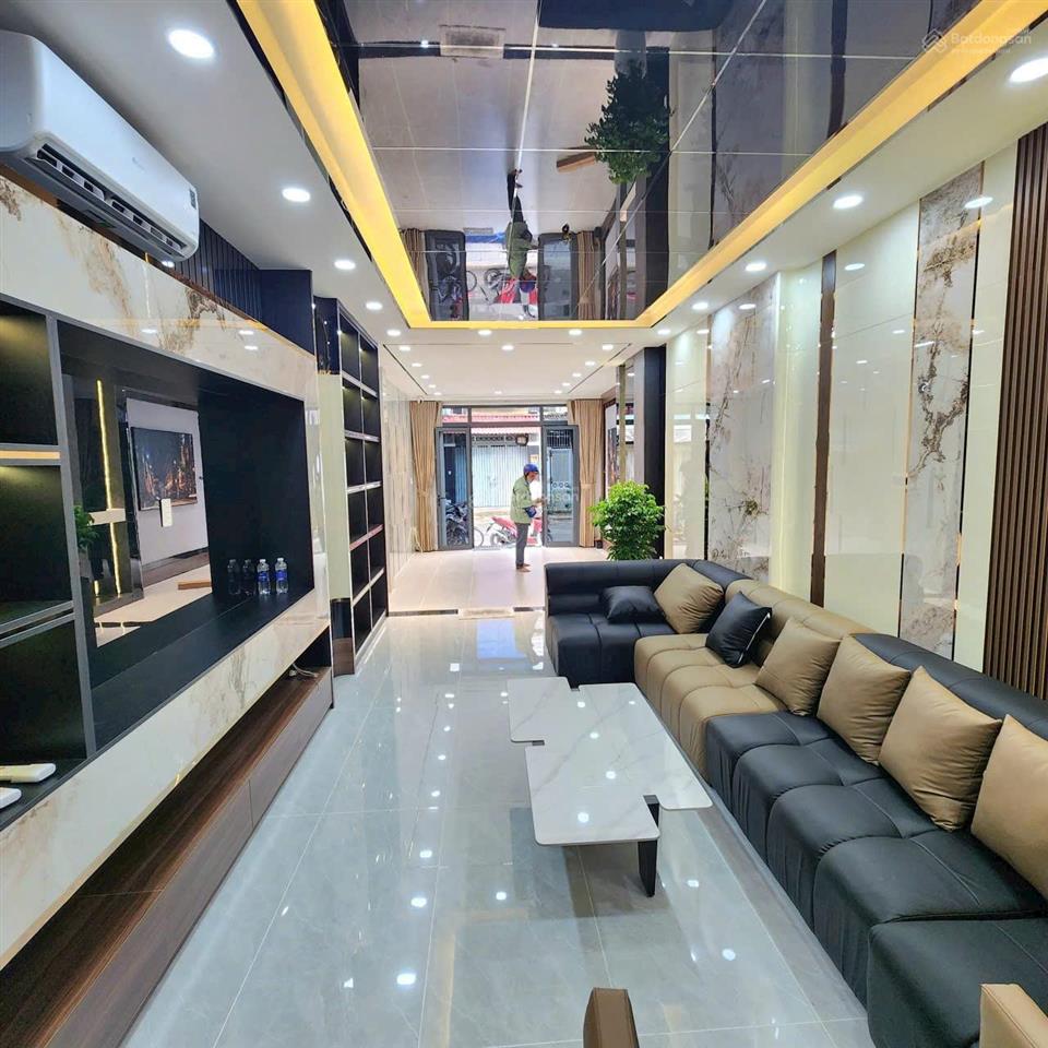 Siêu phẩm nhà mới 5 tầng thang máy mt đường 9m cxnh