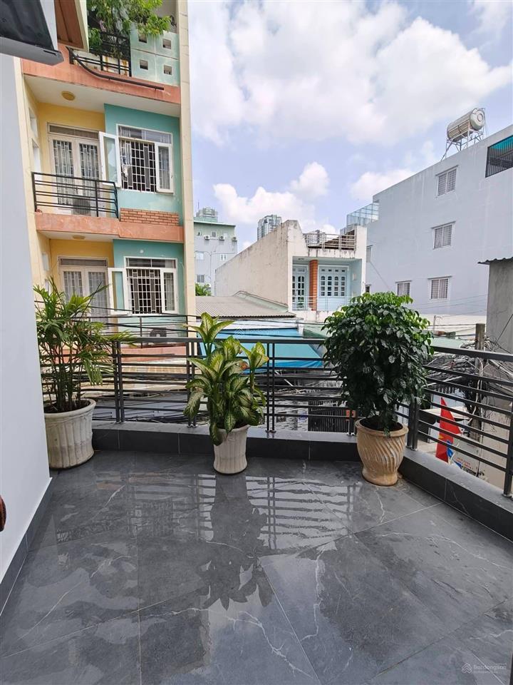 Bán nhà 4 tầng hxh 585 nguyễn thị thập, gần lotte mart.