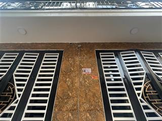 Bán nhà song phương hoài đức 5 tầng trong đê  gần đại lộ thăng long và trường học