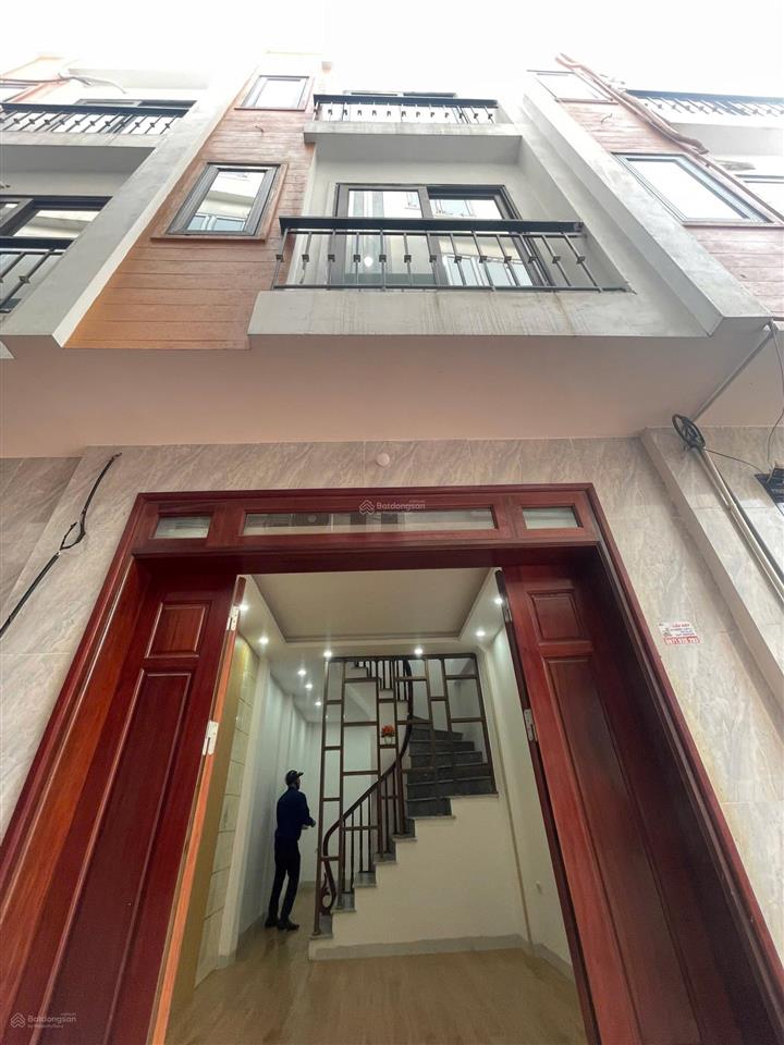 Bán nhà trung tâm phụng châu  đủ tiện ích  có sân riêng  3.55 tỷ  0988 625 ***
duy nhất 1 căn