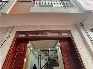 Bán nhà trung tâm phụng châu  đủ tiện ích  có sân riêng  3.55 tỷ  0988 625 ***
duy nhất 1 căn