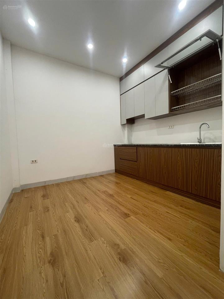 Bán nhà trung tâm phụng châu  đủ tiện ích  có sân riêng  3.55 tỷ  0988 625 ***
duy nhất 1 căn