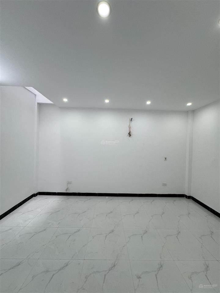 Bán nhà phụng châu, chương mỹ  55m2  sân cổng  giáp đại học sptdtt  giá 5 tỷ 