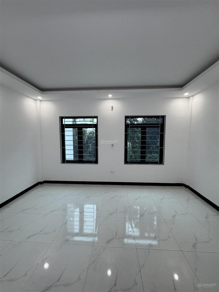 Bán nhà phụng châu, chương mỹ  55m2  sân cổng  giáp đại học sptdtt  giá 5 tỷ 