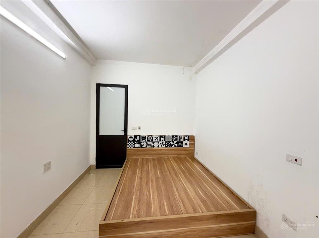 Bán nhà tổ 8 yên nghĩa, hà đông  33m2  nở hậu  có sân riêng  giá 5,3 tỷ (có thương lượng)