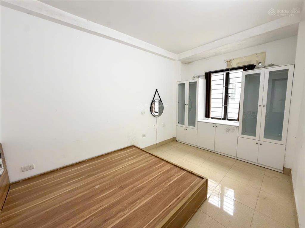 Bán nhà tổ 8 yên nghĩa, hà đông  33m2  nở hậu  có sân riêng  giá 5,3 tỷ (có thương lượng)