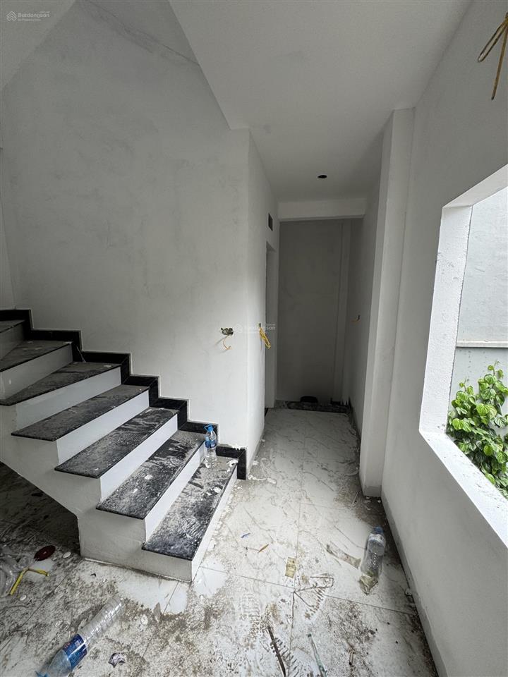 Bán nhà biên giang, hà đông  35,6m2  4 tầng  gần nhà văn hóa & ô tô tránh