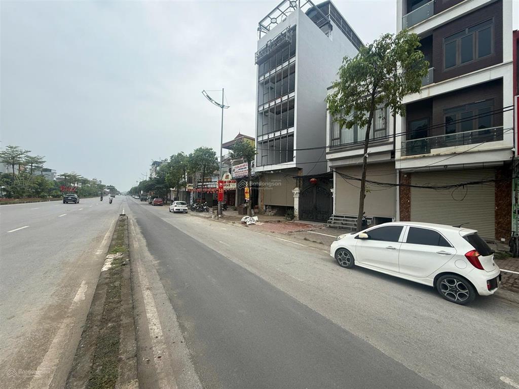Bán nhà mặt ql6a, thị trấn chúc sơn, chương mỹ  102,1m2  nhà 5 tầng kinh doanh  giá hơn 10 tỷ