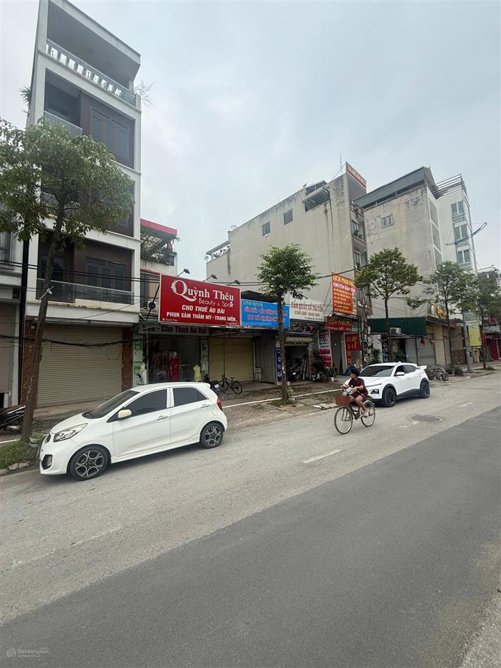 Bán nhà mặt ql6a, thị trấn chúc sơn, chương mỹ  102,1m2  nhà 5 tầng kinh doanh  giá hơn 10 tỷ