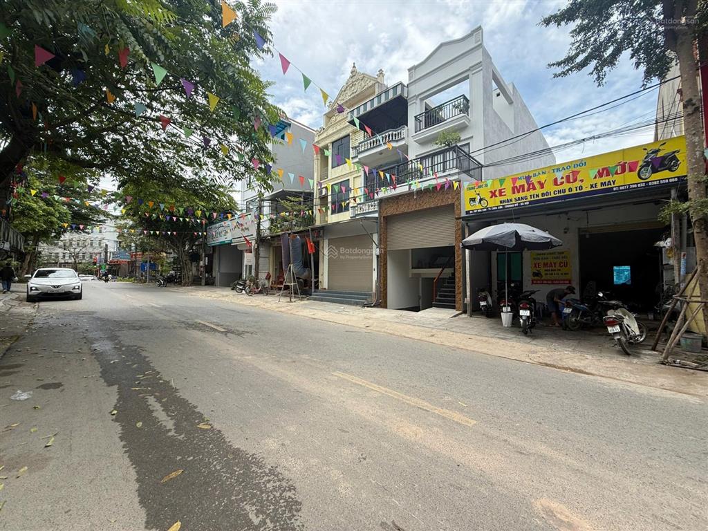 Bán đất mặt đường kinh doanh chúc sơn, chương mỹ  135m2  cách bv đa khoa 100m