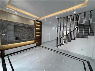 Bán nhà lại yên, hoài đức  70m2 full nội thất  có sân cổng để xe cực tiện lợi