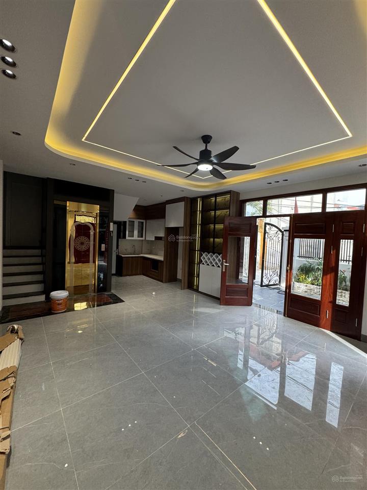 Bán nhà sơn đồng, hoài đức  83m2  5 tầng thang máy  lô góc có sân cổng  giá 6,95 tỷ