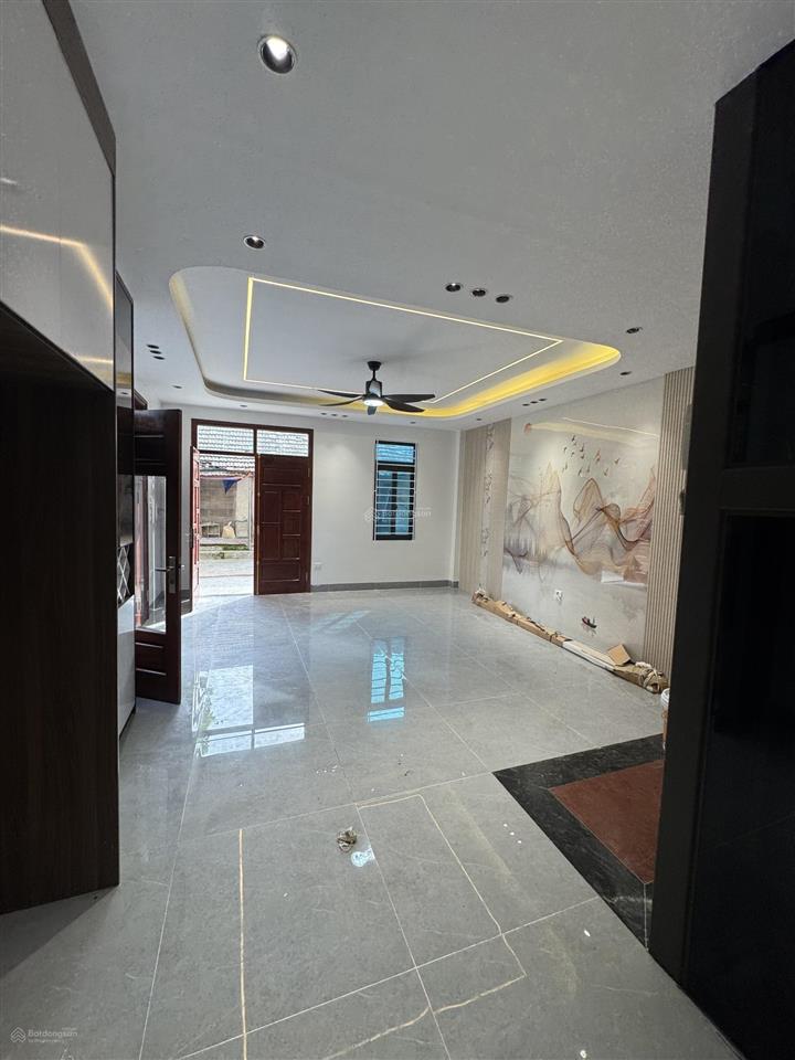 Bán nhà sơn đồng, hoài đức  83m2  5 tầng thang máy  lô góc có sân cổng  giá 6,95 tỷ