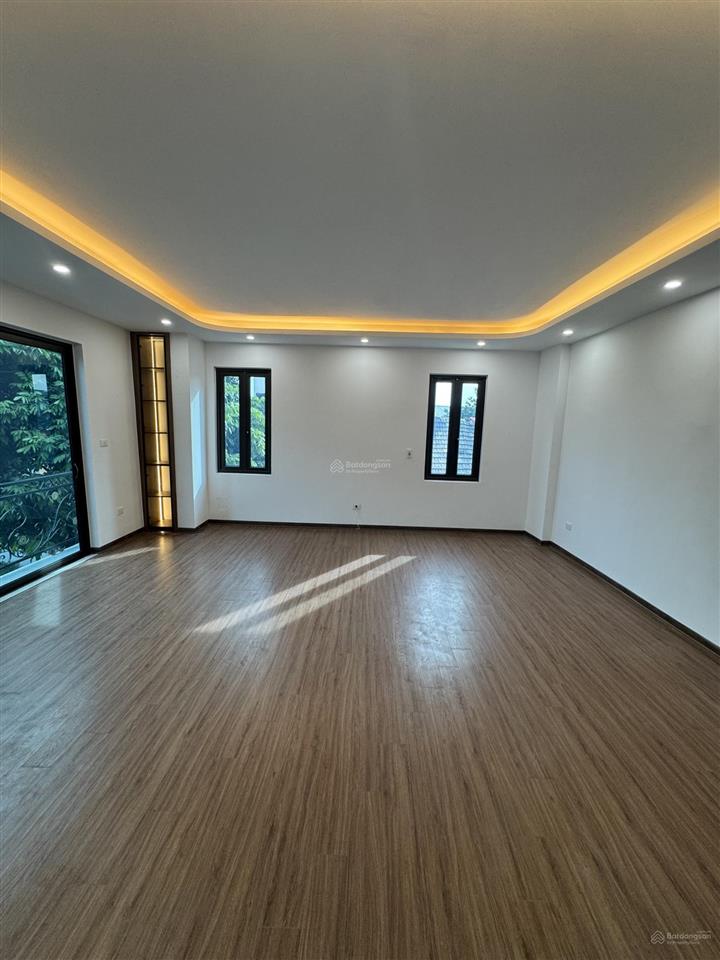 Bán nhà sơn đồng, hoài đức  83m2  5 tầng thang máy  lô góc có sân cổng  giá 6,95 tỷ