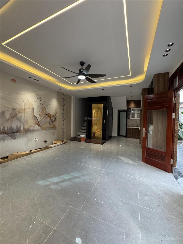 Bán nhà sơn đồng, hoài đức  83m2  5 tầng thang máy  lô góc có sân cổng  giá 6,95 tỷ