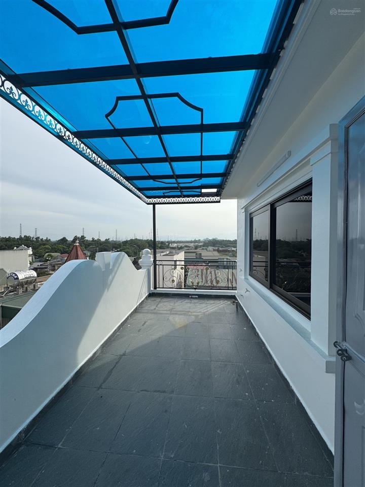 Bán nhà sơn đồng, hoài đức  83m2  5 tầng thang máy  lô góc có sân cổng  giá 6,95 tỷ