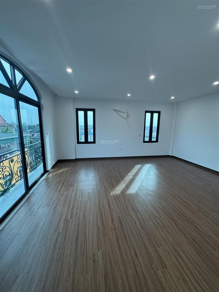 Bán nhà sơn đồng, hoài đức  83m2  5 tầng thang máy  lô góc có sân cổng  giá 6,95 tỷ