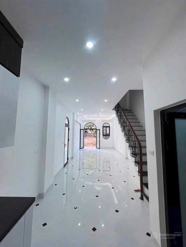 Bán nhà ngọc hoà, chương mỹ  50m2  3 tầng 1 tum  giá 3,65 tỷ sát quốc lộ 6
