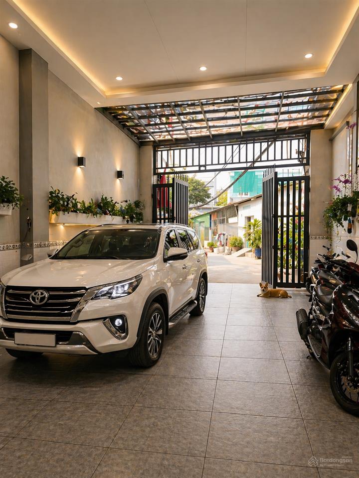 Bán nhà 2 tầng lê văn lương, phước kiển , nhà bè , dt đất  135 m2cách lê văn lương chỉ 80m.