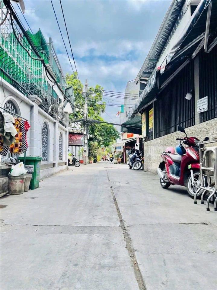 Bán nhà trọ ngay lê văn lương, phước kiển, nhà bè,10 x 13,đang cho thuê full phòng, nhỉnh 5 tỷ.