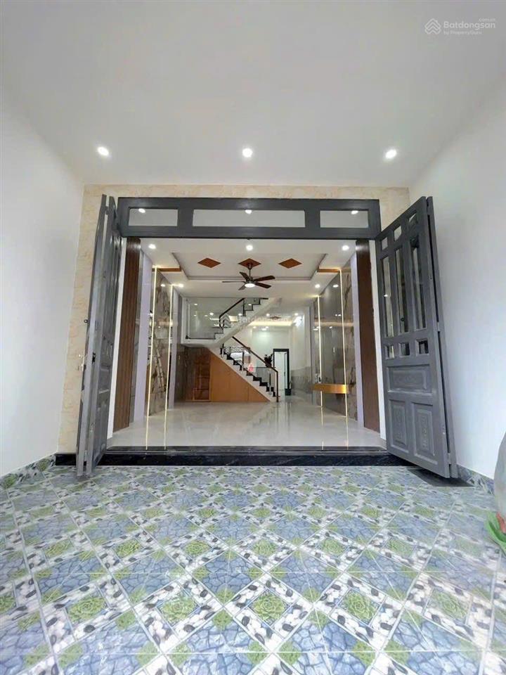 Bán nhà 2 tầng, lê văn lương, phước kiển, nhà bè. đất 130m2, xe hơi đậu trong nhà