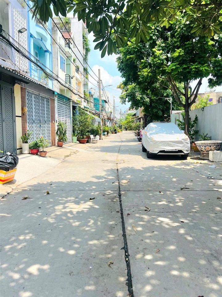 Bán lô đất đẹp , lê văn lương , phước kiển , 8 x 15, nhỉnh 5 tỷ, xe hơi đậu trước nhà .