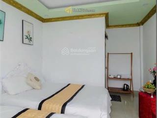 Bán khách sạn 4 tầng ngay trung tâm tp đà lạt, giá chỉ 9,9 tỷ đường 3/2