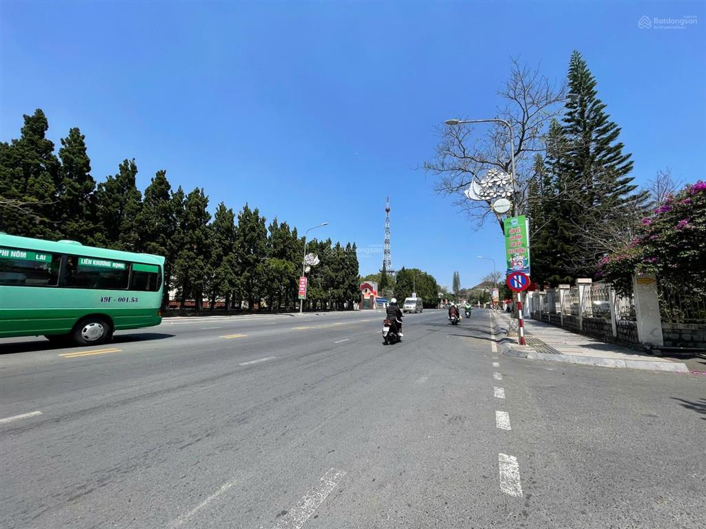 Chủ ngộp bán gấp! lô đất xây ks ngay nhà thờ con gà cách hồ xuân hương chỉ 700m ngang 7m hiếm có!