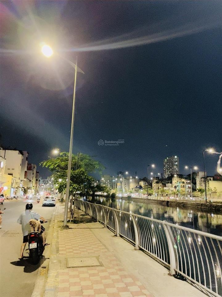 Nhà 6x18m mặt tiền đường bình đông, cách q5 chỉ một cây cầu, vị trí đắc địa