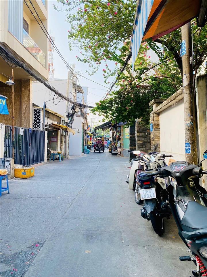 Bán gấp nhà 4x15m hẻm 5m sát chợ tân quy trung tâm q7 giá chỉ 7 tỷ mấy