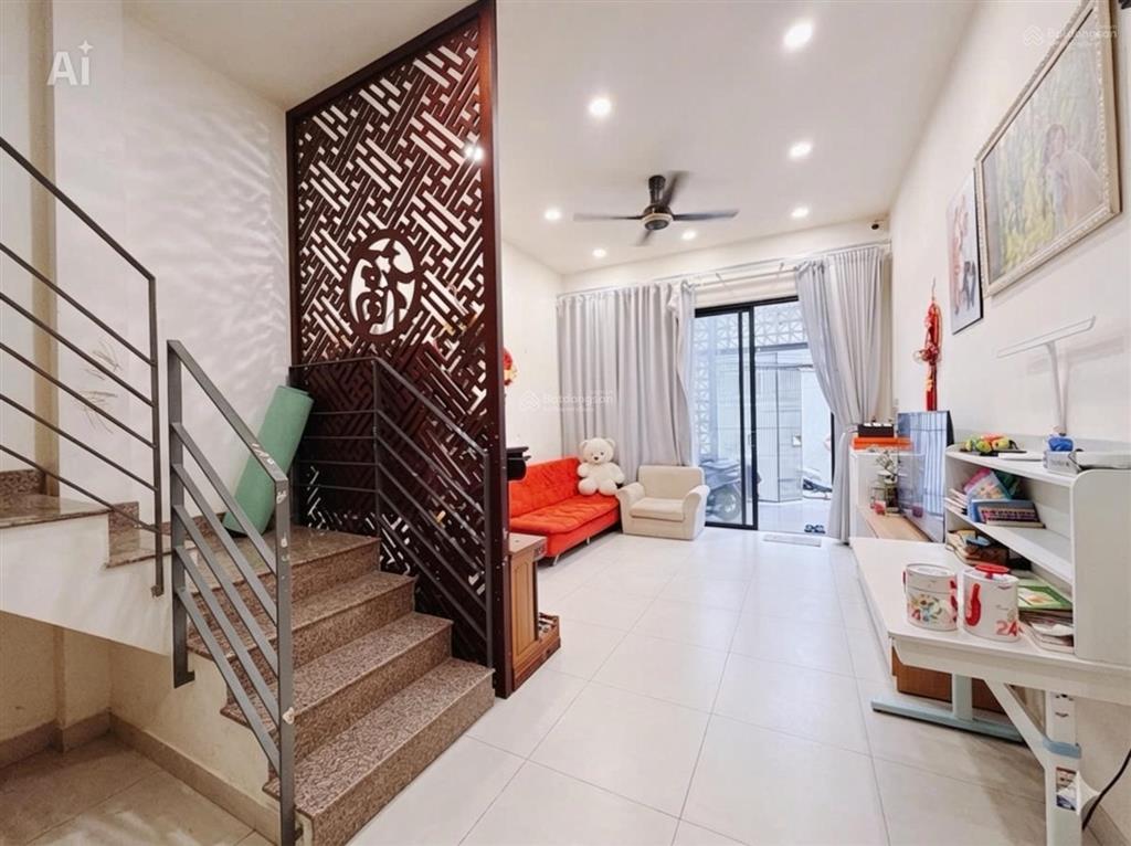Bán gấp nhà 4.2x15m hẻm oto thông sát lotte mark trung tâm q7 giá chỉ 8 tỷ