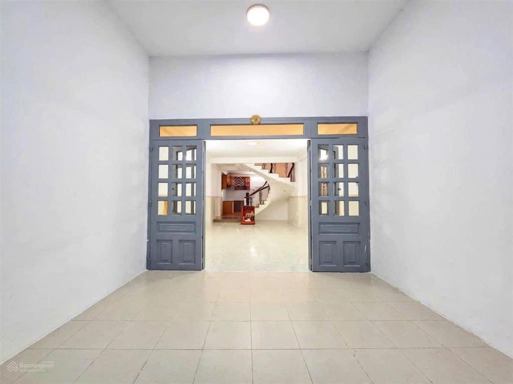 Bán nhà 4x14m hẻm oto đậu cửa trục đường nguyễn thị thập trung tâm q7 giá chỉ hơn 6 tỷ