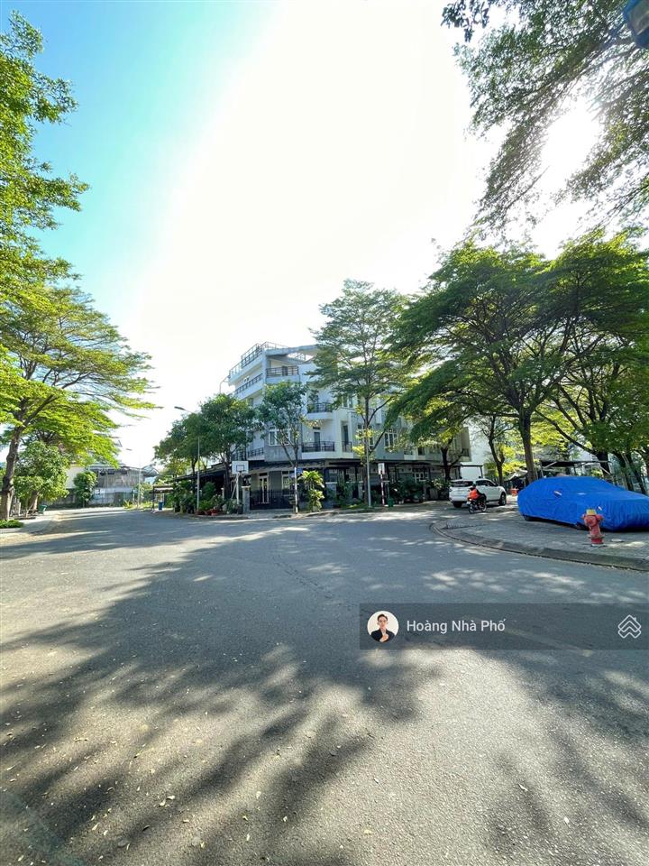 Biệt thự nghỉ dưỡng 5 tầng có thang máy  252m2 ngang 9m  đường 16m  3 mặt nhà thoáng  25 tỷ